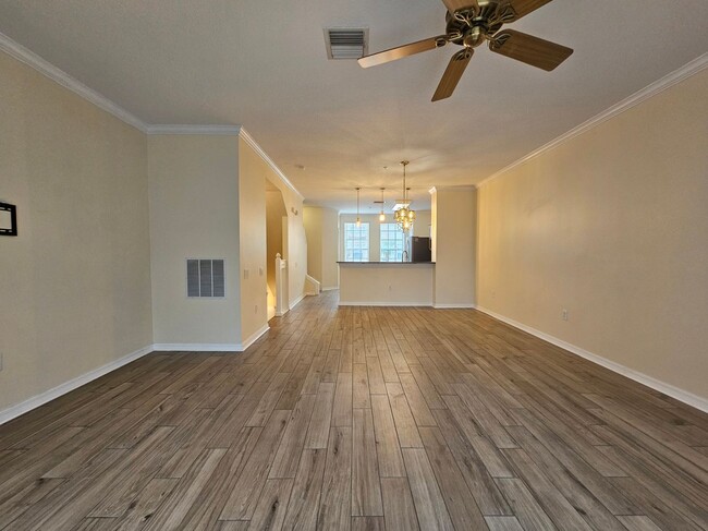 Building Photo - Spacious Townhouse nestled in a wonderful ...