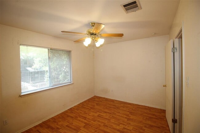 Building Photo - 9702 Nightjar Dr