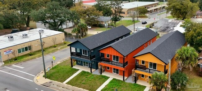 Building Photo - 315 N Pace Blvd