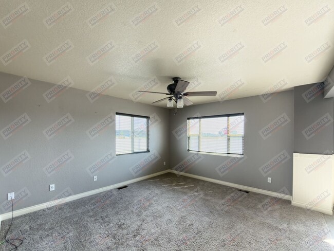 Building Photo - 3301 Quacker Ave