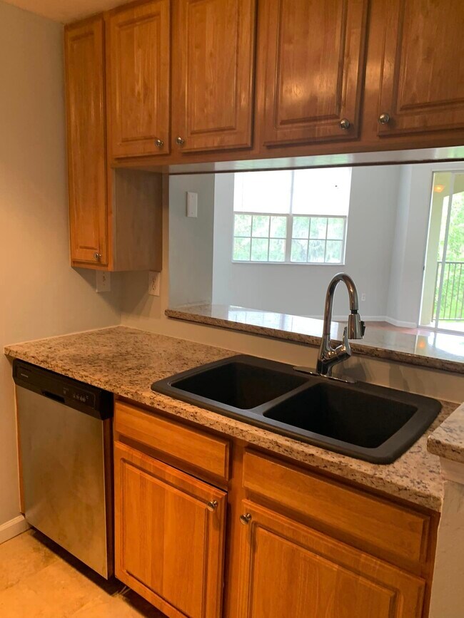 Building Photo - 1080 Bella Vista Blvd