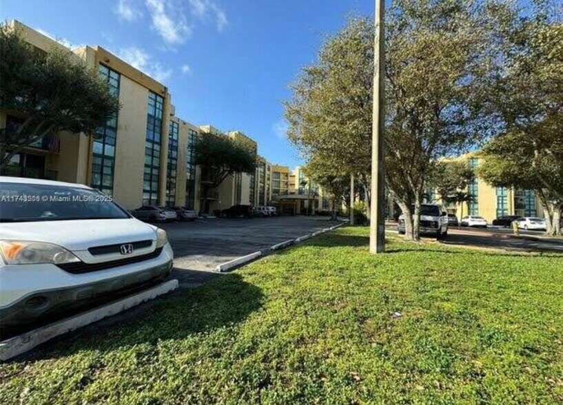 Building Photo - 11790 SW 18th St