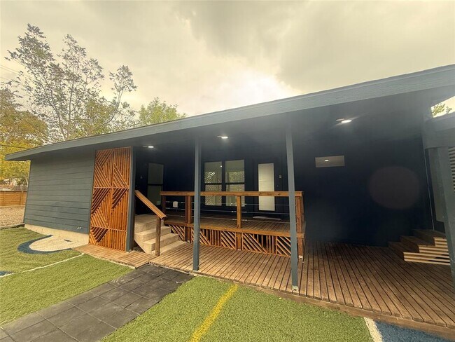 Building Photo - 5903 Nancy Dr