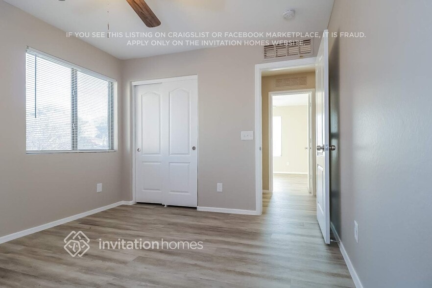 Building Photo - 5448 S 237th Ln