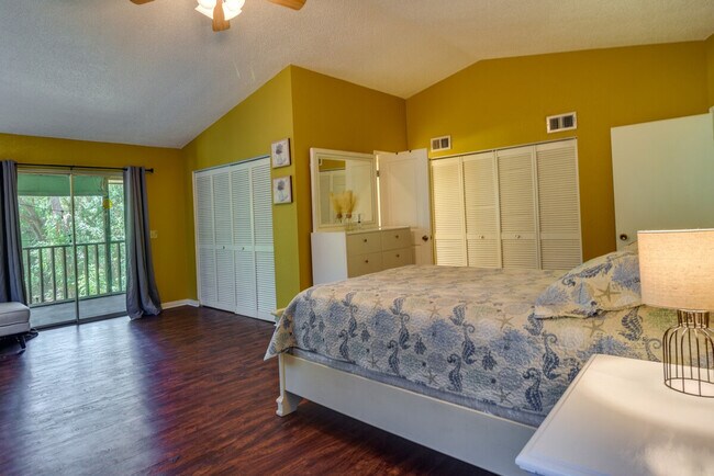 Building Photo - 2960 58th Ave S