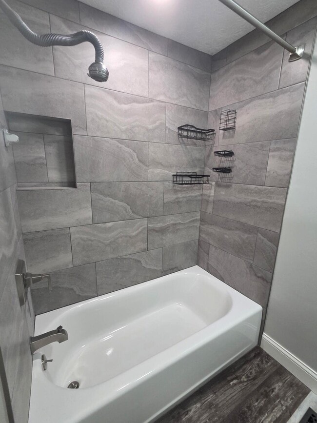Building Photo - 5225 Wolf Run Dr