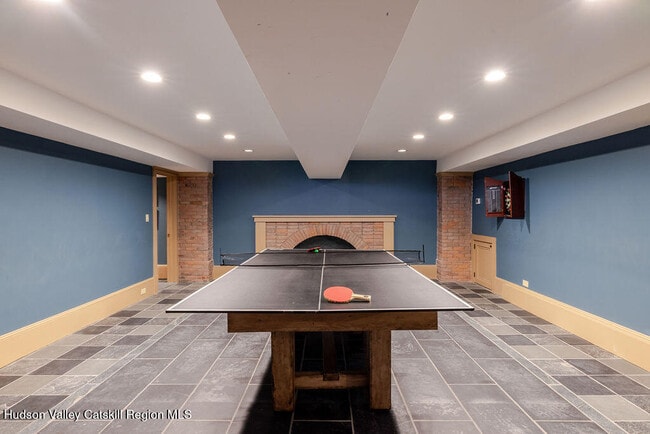 Building Photo - 136 Tory Hill Farm Rd