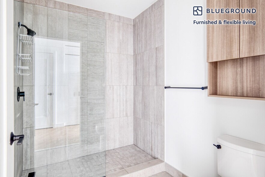 Building Photo - 550 Morse St NE