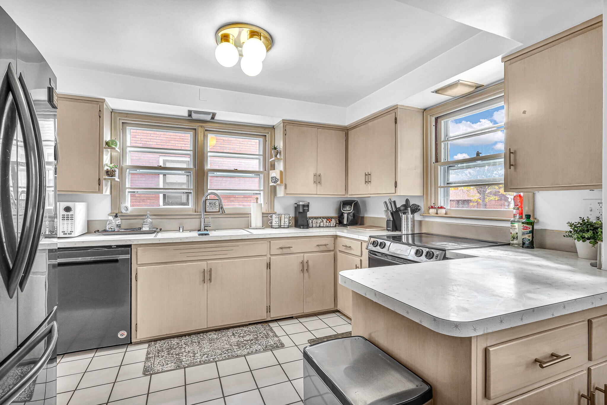 Building Photo - 709 N 27th St