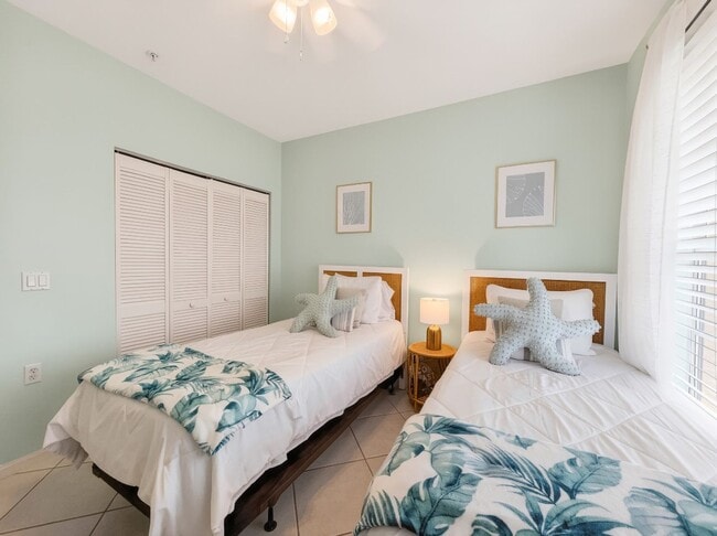 Building Photo - 2-bedroom + den condo in Lely Resort!