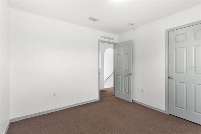 Building Photo - 125 Vista View Ave