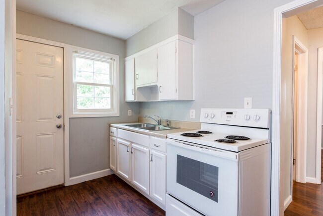 Building Photo - Charming 2-Bedroom Home with Bonus Attic S...