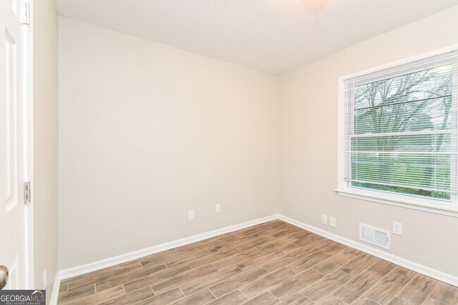 Building Photo - 8807 Crown Ct