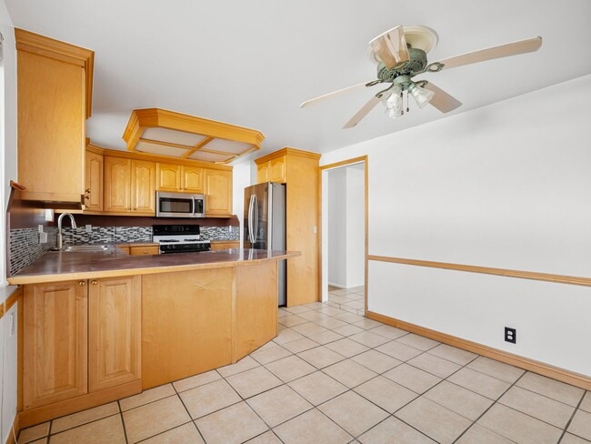 Building Photo - Beautiful home for rent!