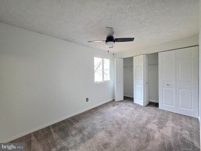 Building Photo - 8568 Koluder Ct