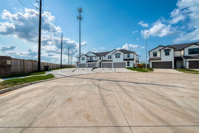 Building Photo - 27966 Western Crk Ct