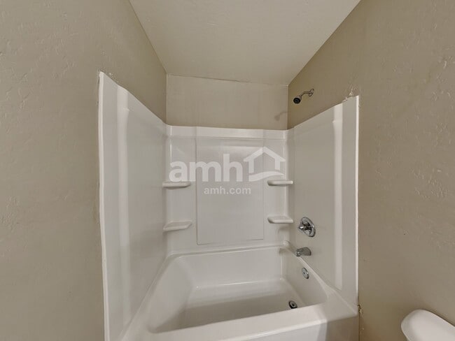 Building Photo - 20772 W Thomas Rd