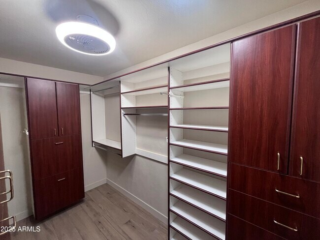 Building Photo - 2129 E Huntington Dr