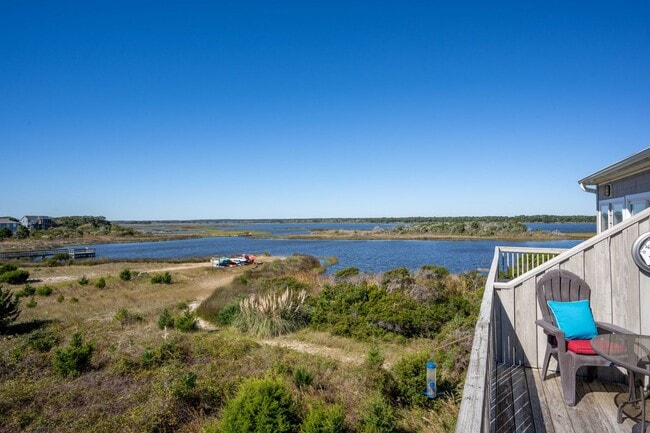 Building Photo - Coastal Duplex with Stunning Water Views —...