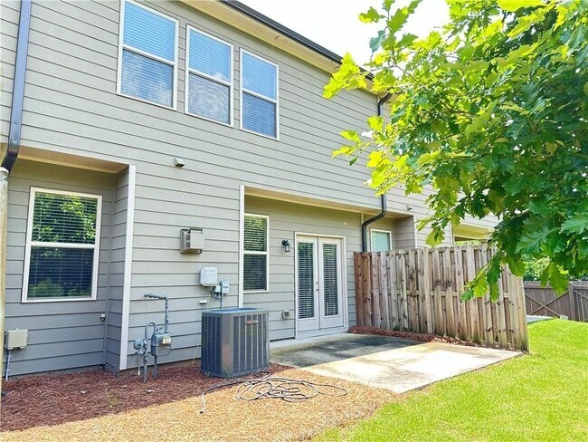Building Photo - 2045 Wheylon Dr