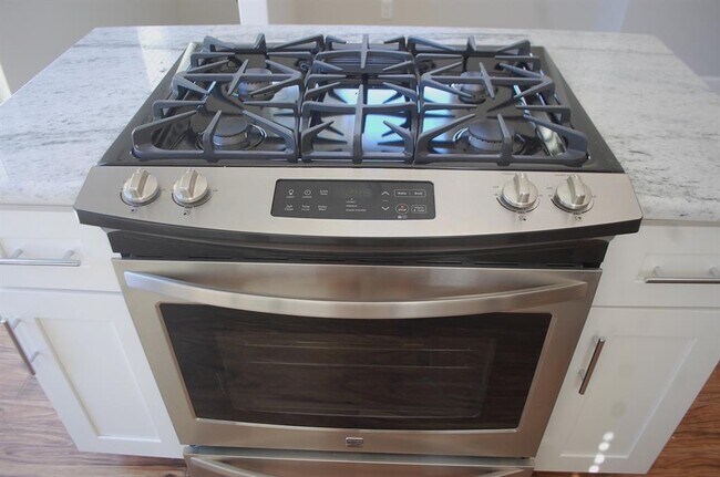 Building Photo - 1707 Garden St