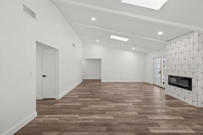 Building Photo - 11218 Creek View Dr