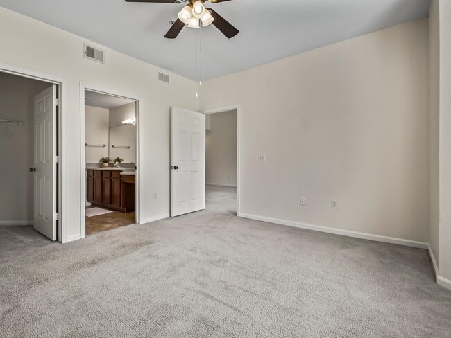 Building Photo - 2801 Chancellorsville Dr