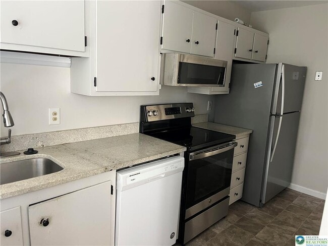 Building Photo - 328 Carver Dr