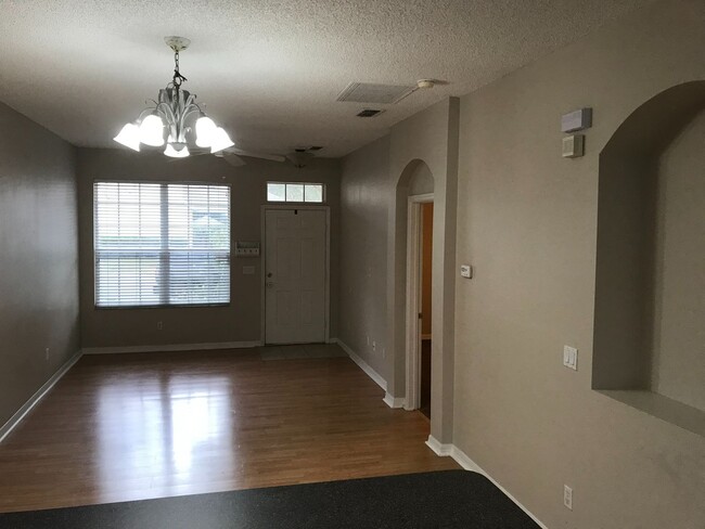 Building Photo - 3 Bedroom/3 Bath Townhouse  Summerport Community - Windermere!!!!