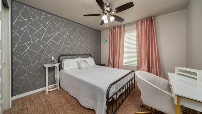 Building Photo - Furnished Rental in the Spring Creek Neighborhood