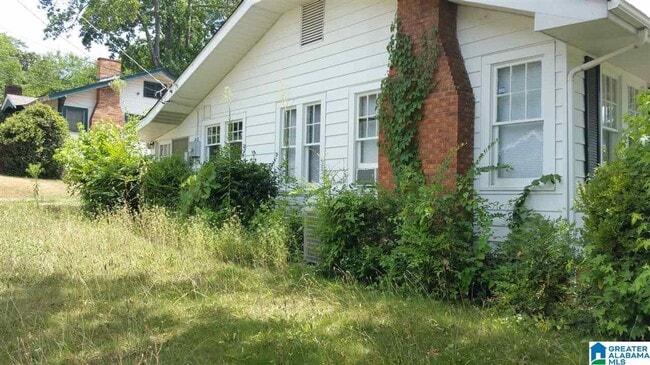 Building Photo - Bright & Spacious 3BR/2BA Home for Rent