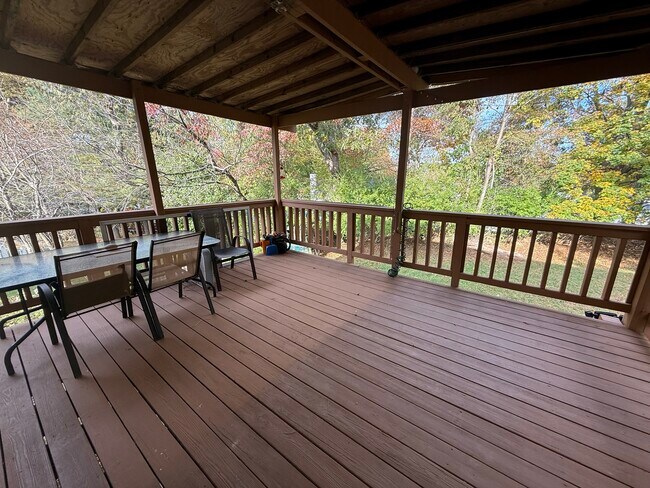 Building Photo - 11 Honeybell Ct