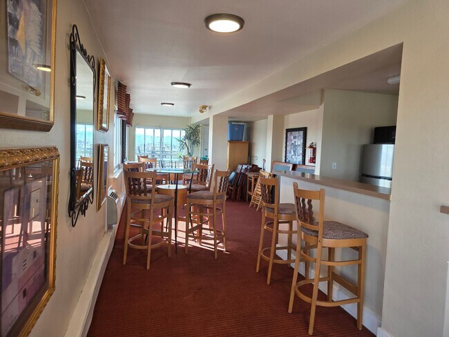 Building Photo - Location, Location… and Absolutely Incredible Views!