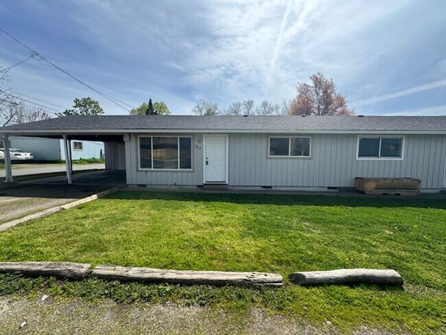 Primary Photo - 1116-1118 STEVENS