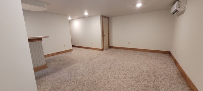 Building Photo - First floor one bedroom apartment in Leola