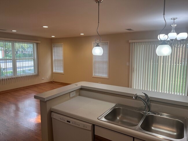 Building Photo - 250 Regal Ct
