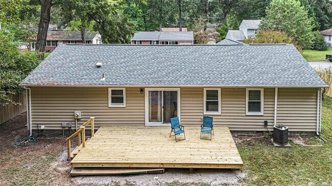 Building Photo - 117 Queen Mary Ct