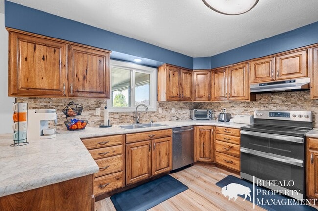 Building Photo - Charming Country Home on 2 Acres | 5 Bed | 3 Bath | Blackfoot, ID