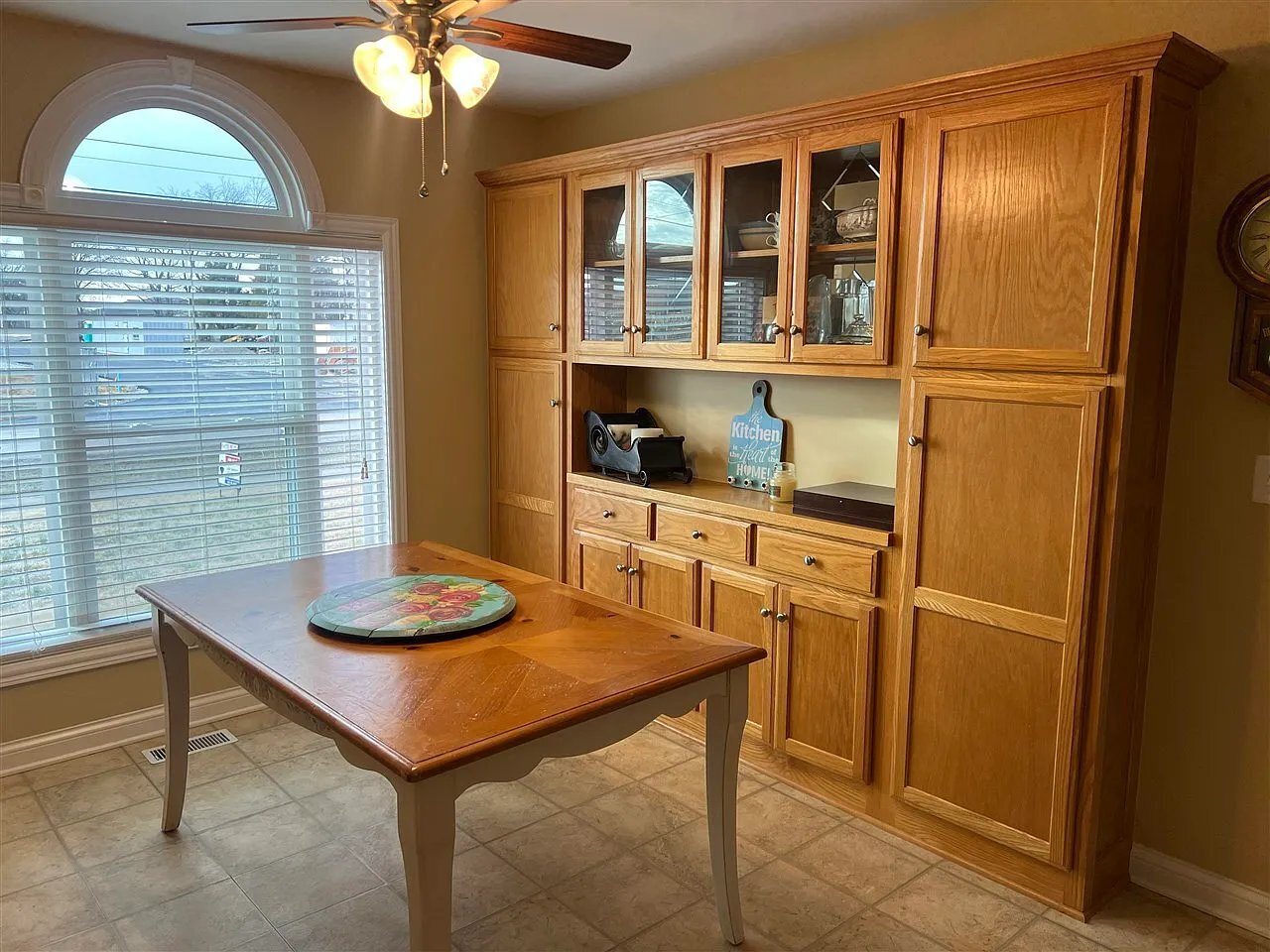 Building Photo - 811 Witt Rd