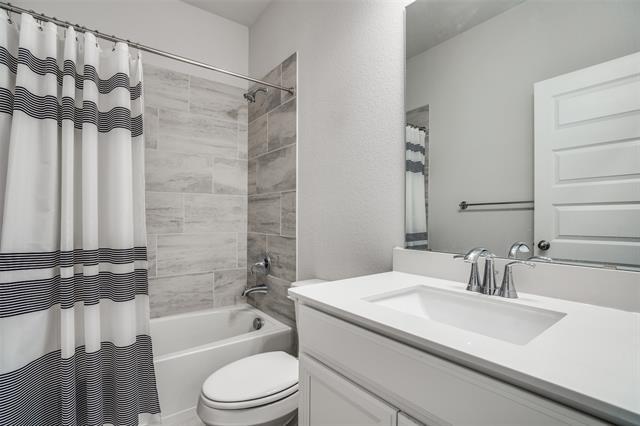 Building Photo - 1224 W Yarrow Ave