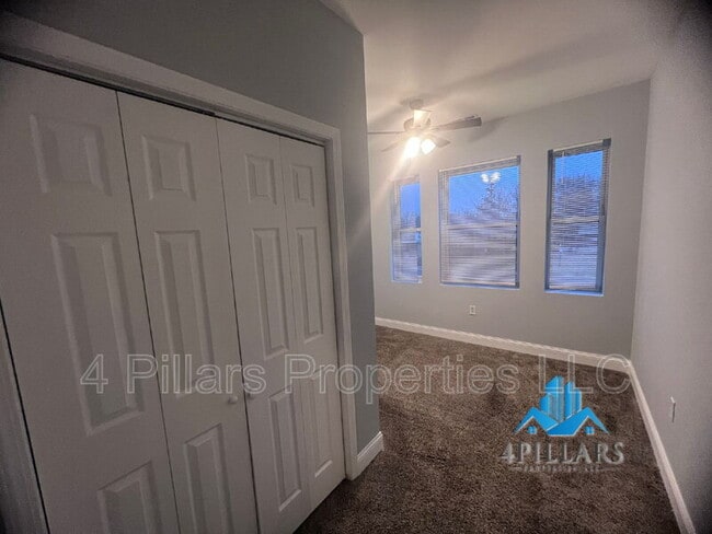 Building Photo - 1311 E Columbus Dr