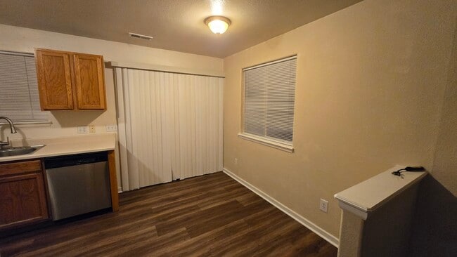 Building Photo - 4304 Lipan St