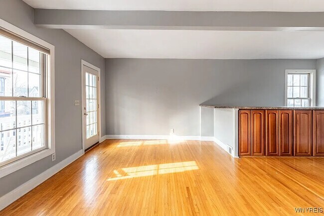Building Photo - 221 Lexington Ave