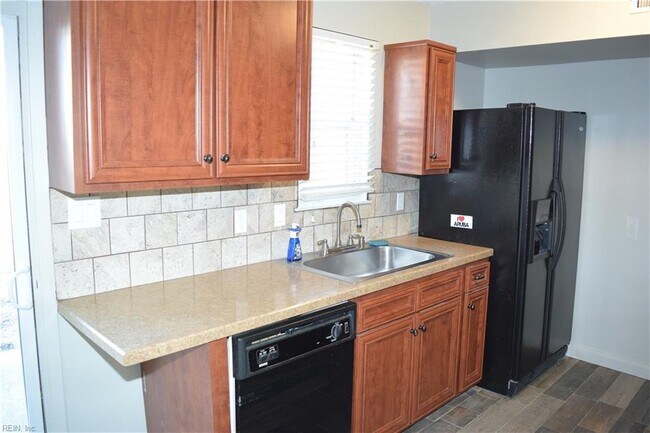Building Photo - 12773 Woodside Ln