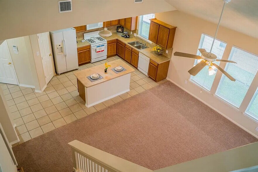 Building Photo - 8002 Arapahoe Ridge Ln