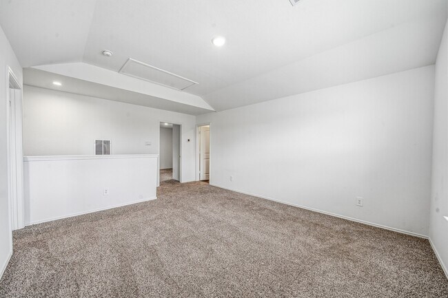 Building Photo - 24122 Juniper Hts Dr