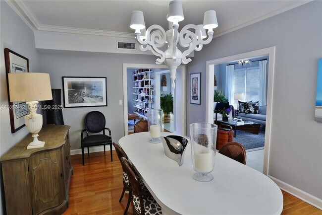 Building Photo - 2828 Segovia St