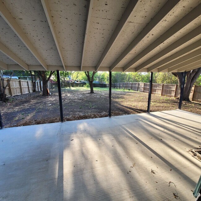 Building Photo - 14623 Highland Ridge