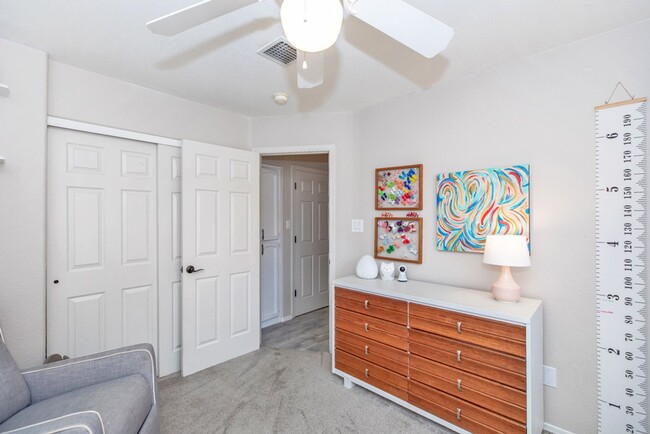 Building Photo - Pool home for rent June 1, 2025