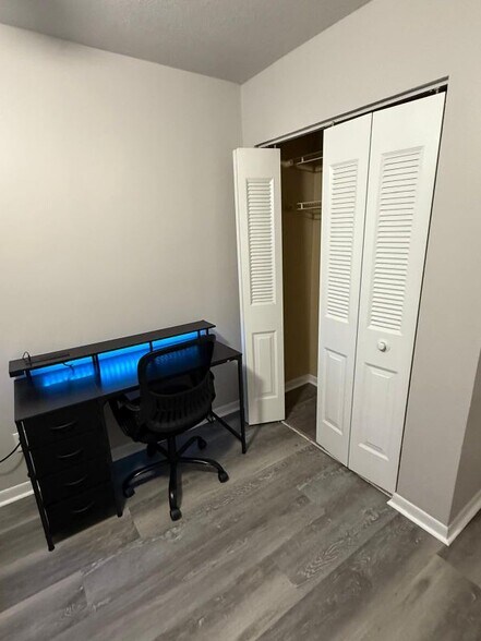 Building Photo - 5110 Sunridge Palms Dr
